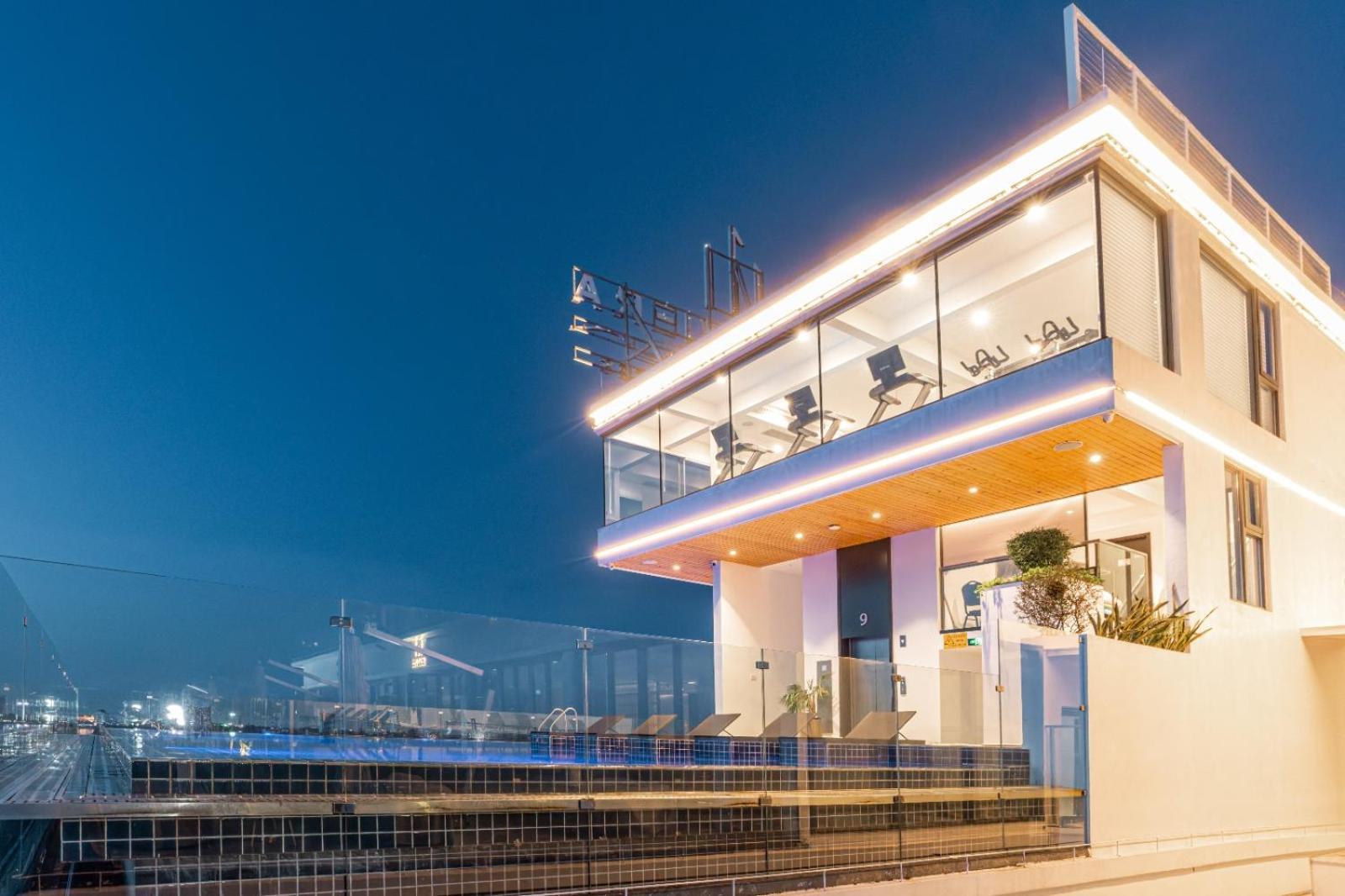 One Riviera Hotel And Residences Ban Souanmone Exterior photo